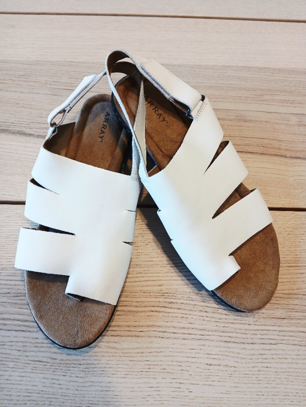Array Women's White Leather Multi-Strap Slingback Sandals Size 12W - NWOB